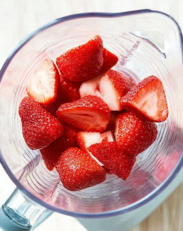 Super Healthy Strawberry Smoothies