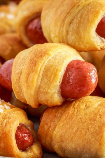 Lil Smokies Pigs in a Blanket appetizer dish